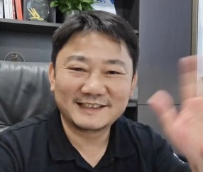 kaiyun-惺惺相惜！张雪：喝高了后给东来哥刷3万礼物 之前不信他的自由爱